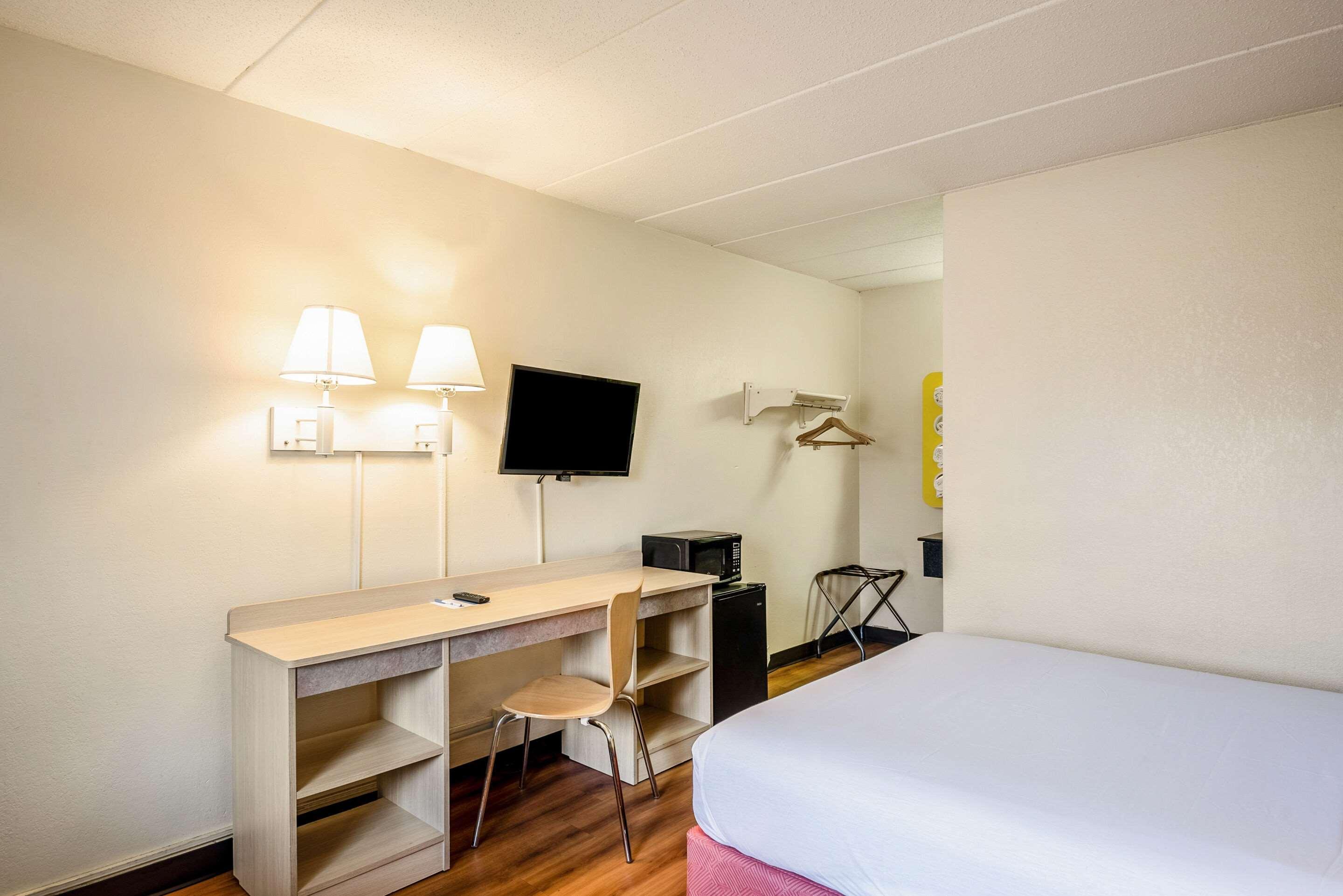 Rodeway Inn Dubuque Esterno foto