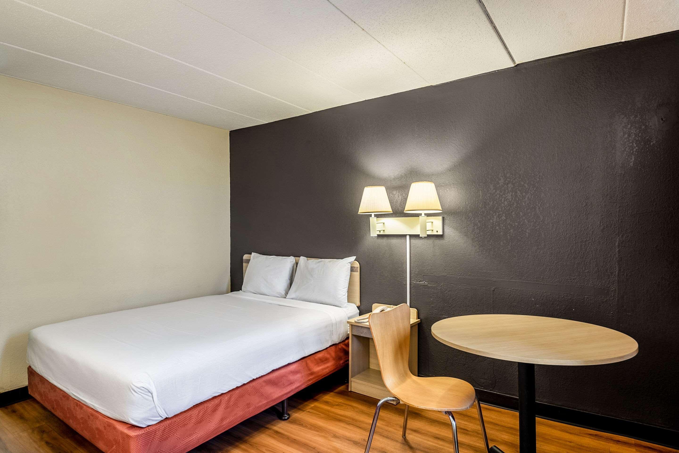 Rodeway Inn Dubuque Esterno foto