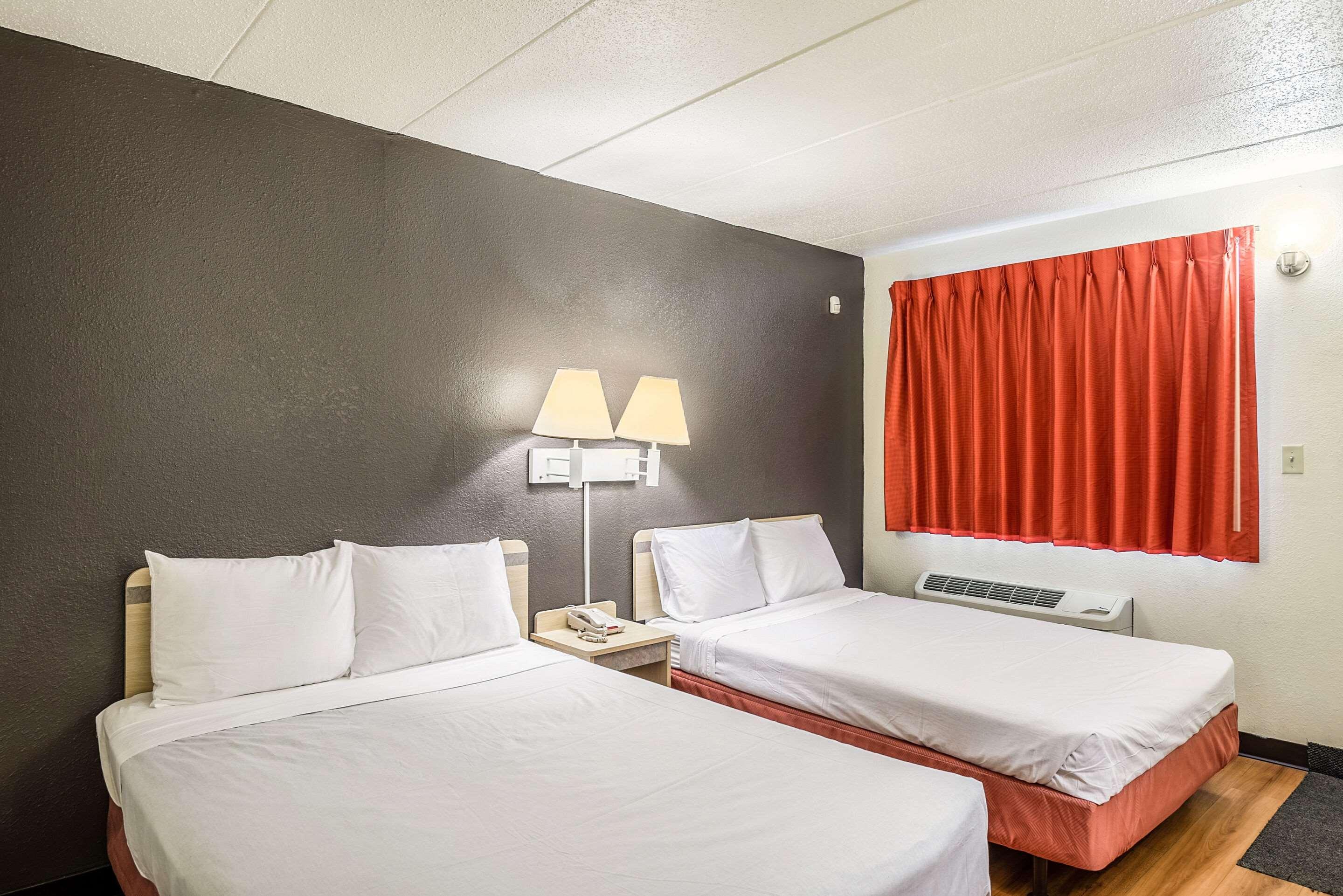 Rodeway Inn Dubuque Esterno foto