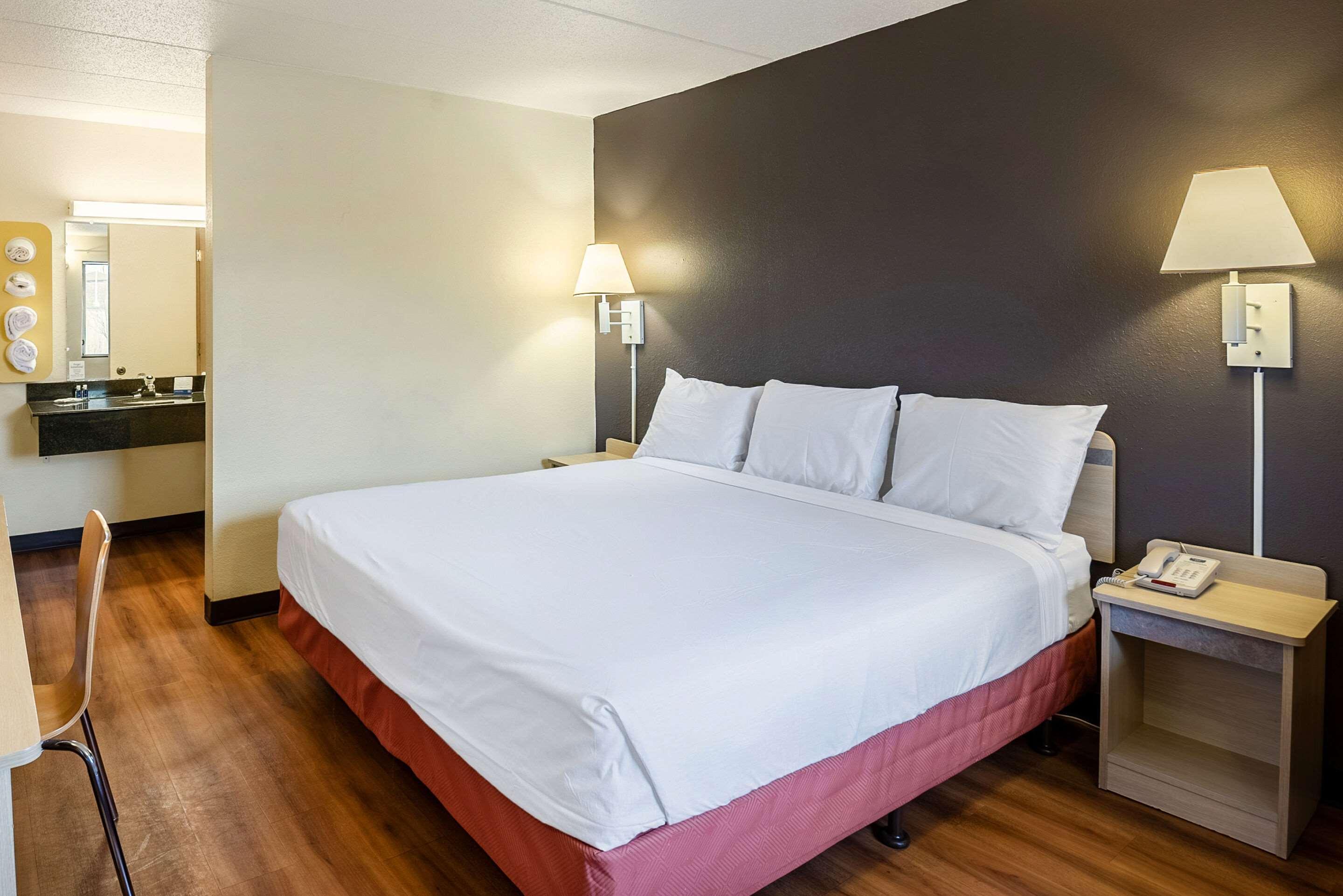 Rodeway Inn Dubuque Esterno foto