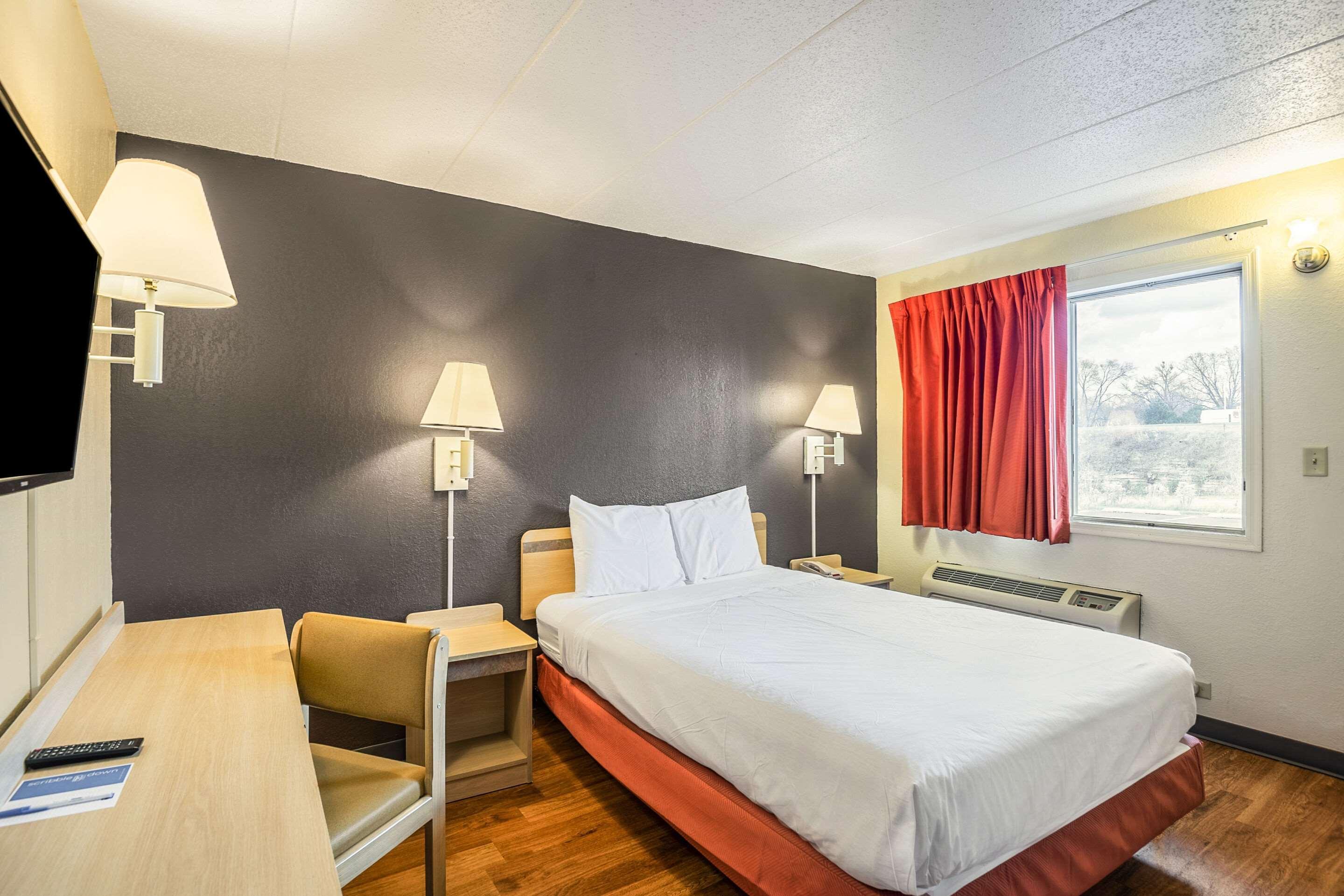 Rodeway Inn Dubuque Esterno foto