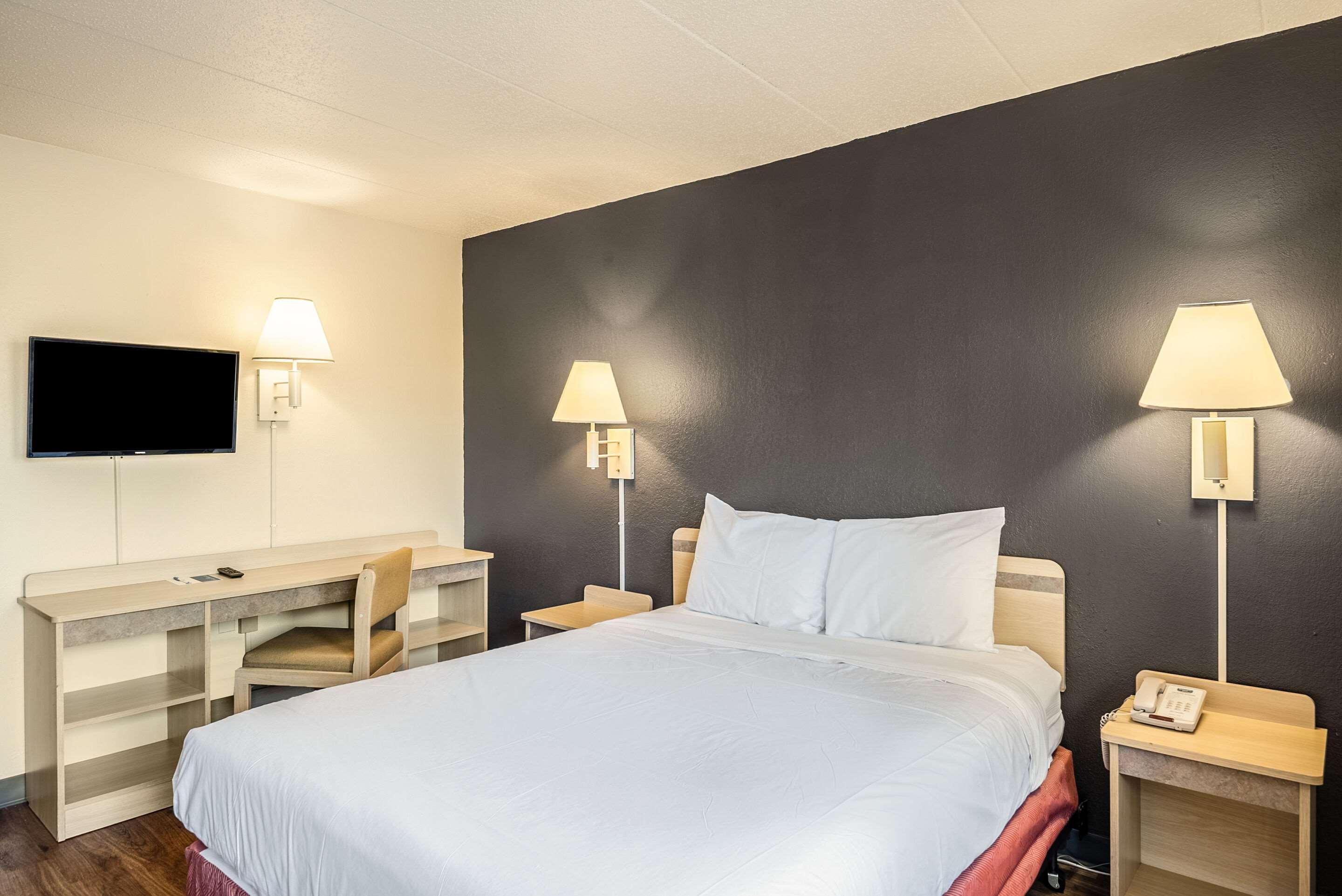 Rodeway Inn Dubuque Esterno foto