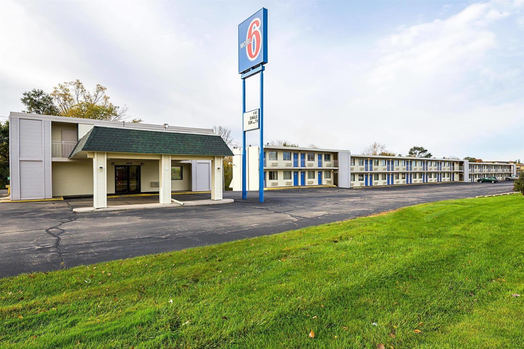 Rodeway Inn Dubuque Esterno foto