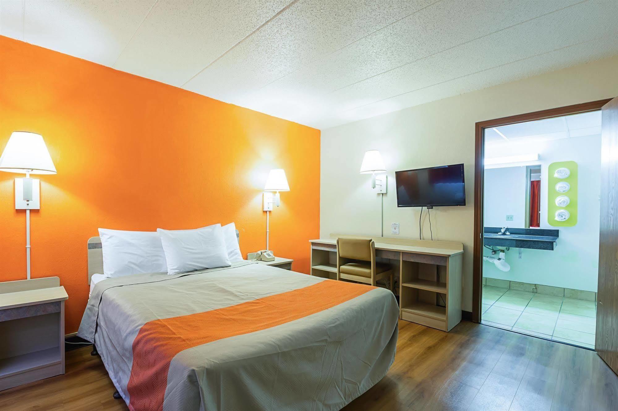 Rodeway Inn Dubuque Esterno foto